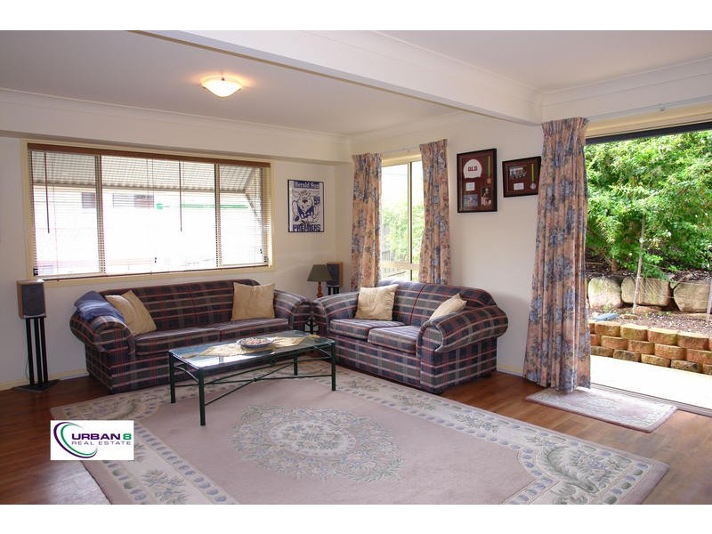 66 Gibson Cres, Bellbowrie QLD 4070